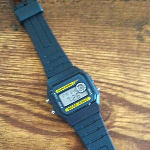 Digital quartz watch - digital,